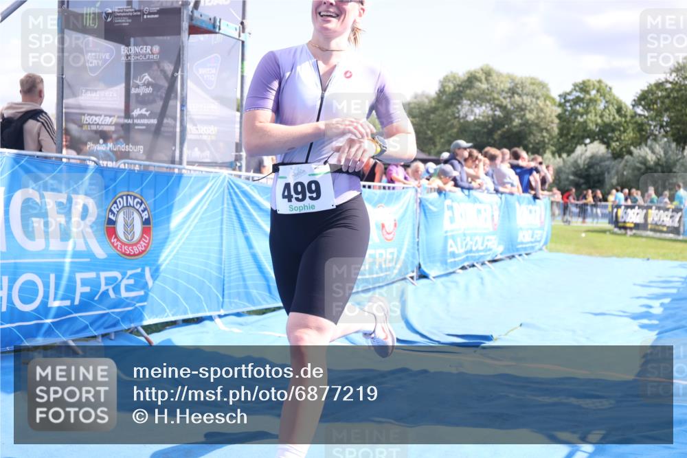 25.08.2024 - Elbe Triathlon Hamburg H.Heesch http://msf.ph/oto/6877219 25.08.2024 11:45:30 Ziel 499, 1561 meine-sportfotos.de