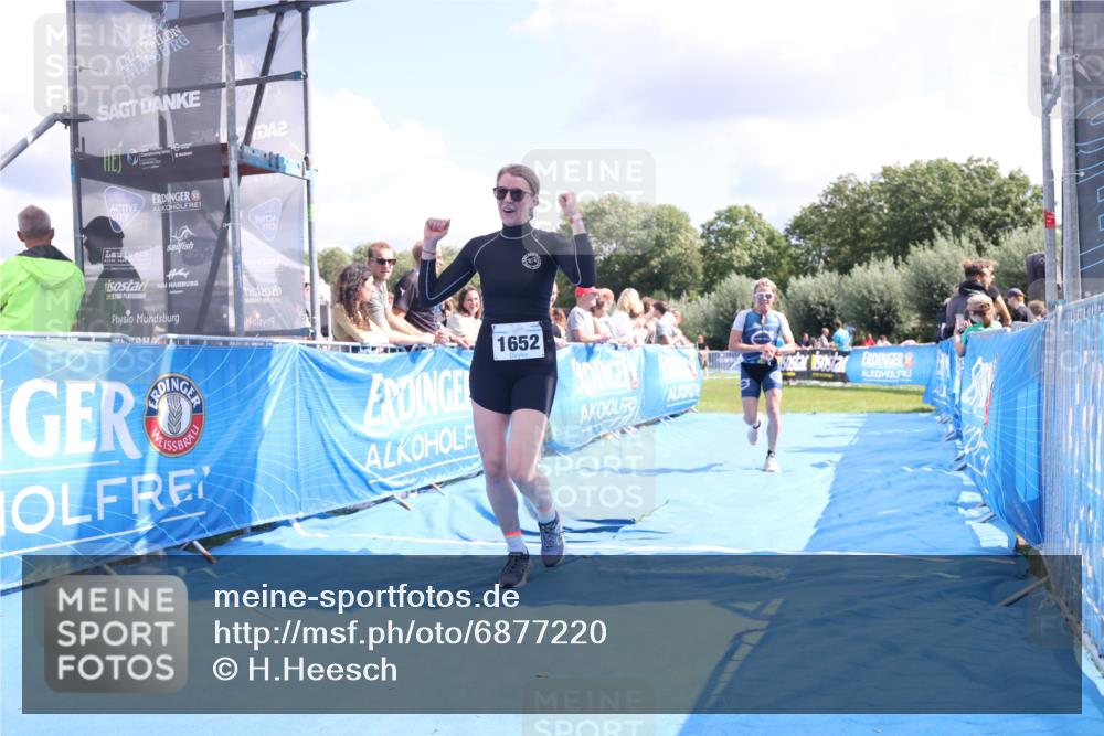 25.08.2024 - Elbe Triathlon Hamburg H.Heesch http://msf.ph/oto/6877220 25.08.2024 12:08:21 Ziel 552, 1524, 1652, 1678 meine-sportfotos.de