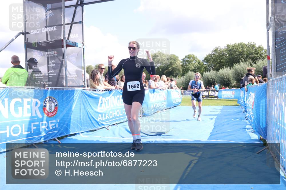 25.08.2024 - Elbe Triathlon Hamburg H.Heesch http://msf.ph/oto/6877223 25.08.2024 12:08:21 Ziel 552, 1524, 1652, 1678 meine-sportfotos.de