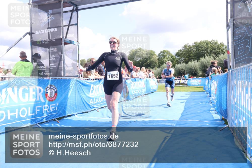25.08.2024 - Elbe Triathlon Hamburg H.Heesch http://msf.ph/oto/6877232 25.08.2024 12:08:21 Ziel 552, 1524, 1652, 1678 meine-sportfotos.de