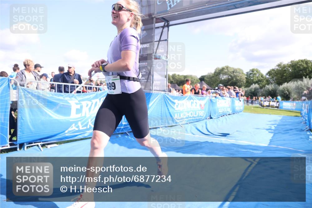 25.08.2024 - Elbe Triathlon Hamburg H.Heesch http://msf.ph/oto/6877234 25.08.2024 11:45:30 Ziel 499, 1561 meine-sportfotos.de