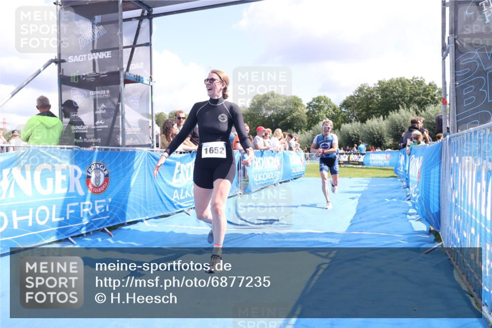 25.08.2024 - Elbe Triathlon Hamburg H.Heesch http://msf.ph/oto/6877235 25.08.2024 12:08:21 Ziel 552, 1524, 1652, 1678 meine-sportfotos.de