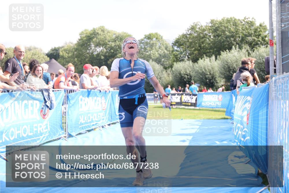 25.08.2024 - Elbe Triathlon Hamburg H.Heesch http://msf.ph/oto/6877238 25.08.2024 12:08:22 Ziel 552, 1524, 1652 meine-sportfotos.de
