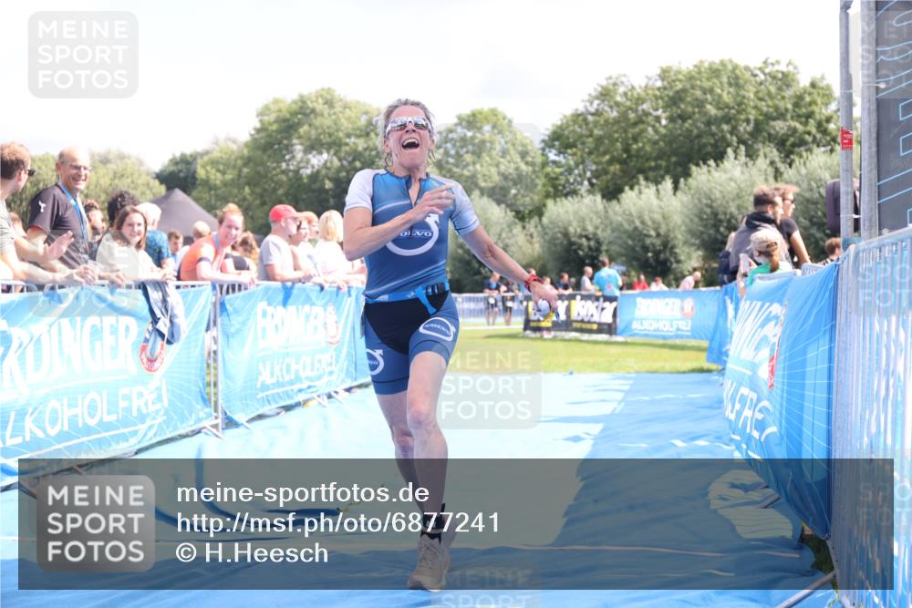 25.08.2024 - Elbe Triathlon Hamburg H.Heesch http://msf.ph/oto/6877241 25.08.2024 12:08:22 Ziel 552, 1524, 1652 meine-sportfotos.de