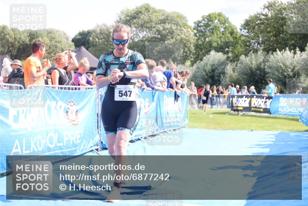 25.08.2024 - Elbe Triathlon Hamburg H.Heesch http://msf.ph/oto/6877242 25.08.2024 11:45:40 Ziel 547, 1715 meine-sportfotos.de