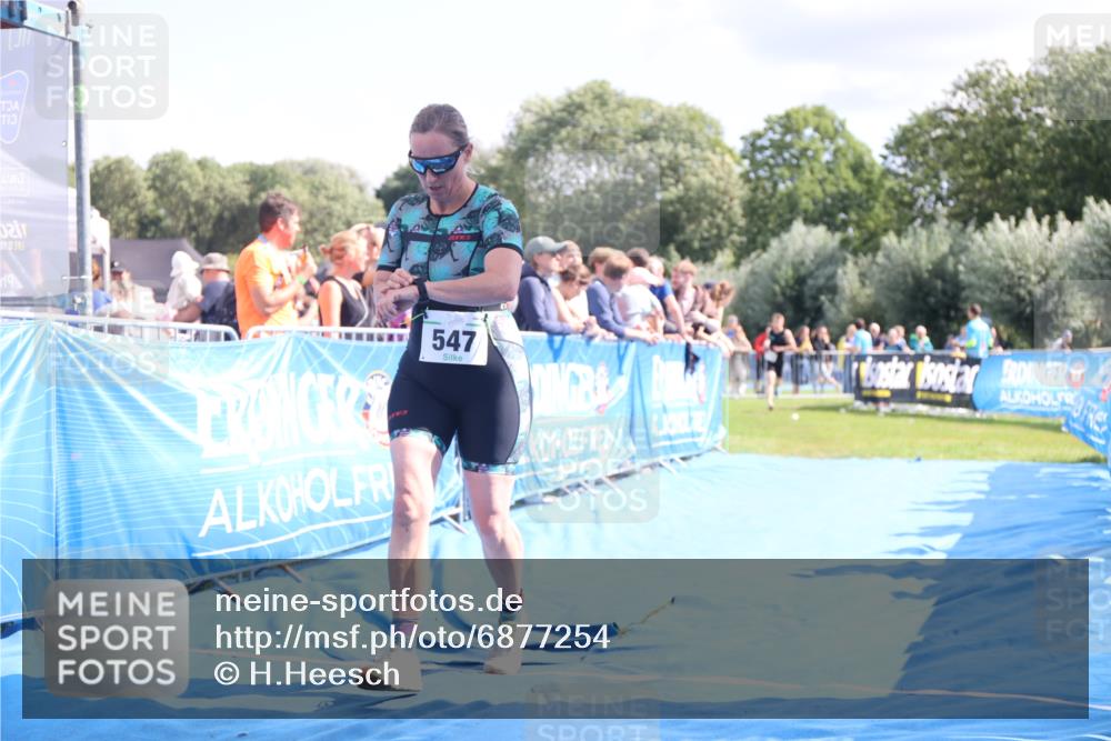 25.08.2024 - Elbe Triathlon Hamburg H.Heesch http://msf.ph/oto/6877254 25.08.2024 11:45:40 Ziel 547, 1715 meine-sportfotos.de