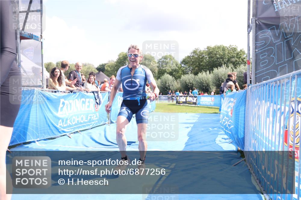 25.08.2024 - Elbe Triathlon Hamburg H.Heesch http://msf.ph/oto/6877256 25.08.2024 12:08:22 Ziel 552, 1524, 1652 meine-sportfotos.de