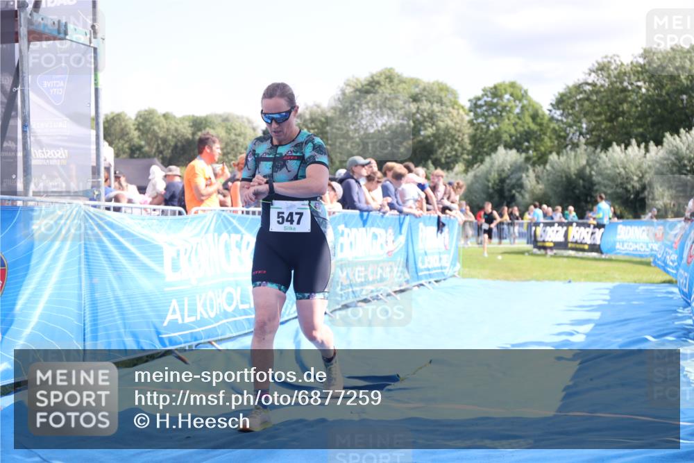25.08.2024 - Elbe Triathlon Hamburg H.Heesch http://msf.ph/oto/6877259 25.08.2024 11:45:41 Ziel 547, 1715 meine-sportfotos.de