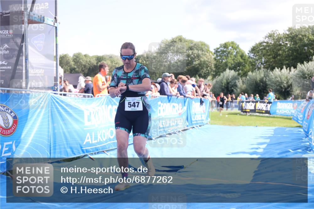 25.08.2024 - Elbe Triathlon Hamburg H.Heesch http://msf.ph/oto/6877262 25.08.2024 11:45:41 Ziel 547, 1715 meine-sportfotos.de