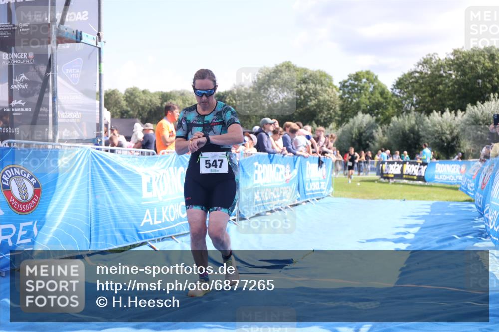 25.08.2024 - Elbe Triathlon Hamburg H.Heesch http://msf.ph/oto/6877265 25.08.2024 11:45:41 Ziel 547, 1715 meine-sportfotos.de