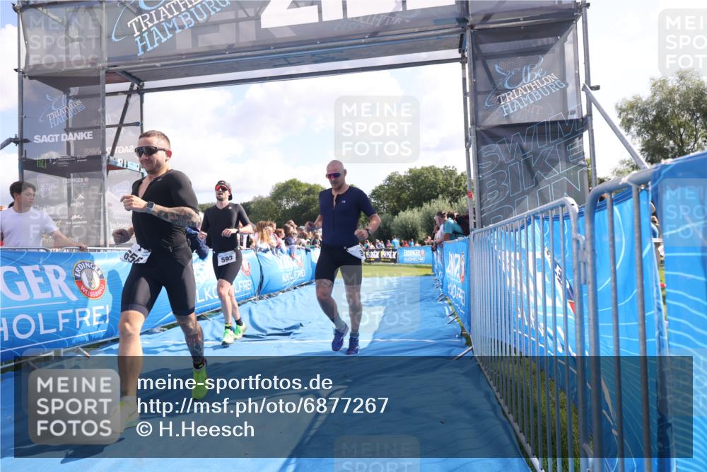 25.08.2024 - Elbe Triathlon Hamburg H.Heesch http://msf.ph/oto/6877267 25.08.2024 11:19:29 Ziel 435, 569, 593, 639, 656 meine-sportfotos.de
