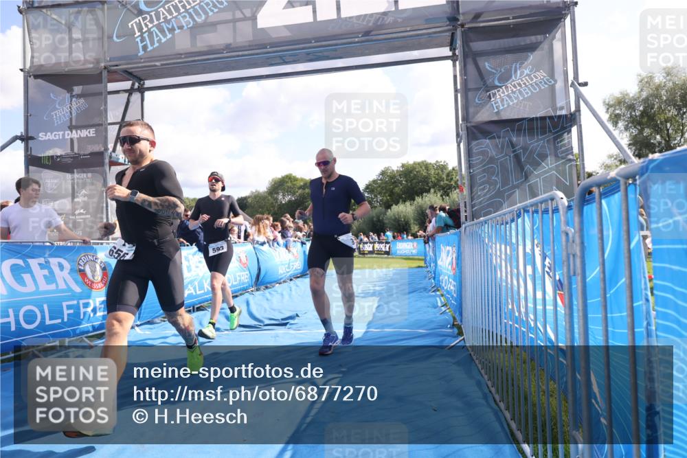 25.08.2024 - Elbe Triathlon Hamburg H.Heesch http://msf.ph/oto/6877270 25.08.2024 11:19:30 Ziel 435, 569, 593, 639, 656 meine-sportfotos.de