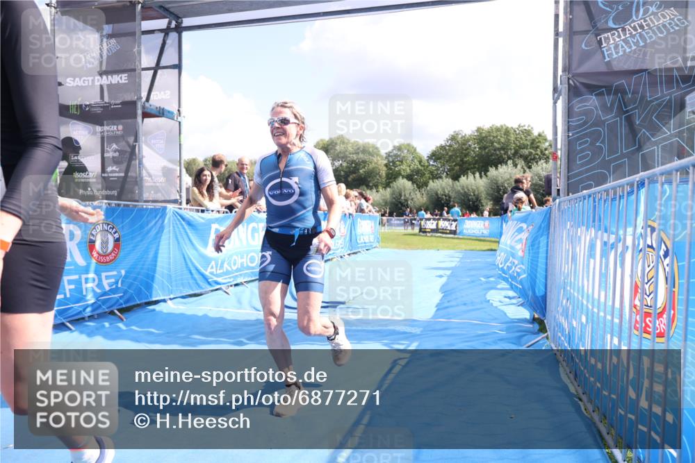 25.08.2024 - Elbe Triathlon Hamburg H.Heesch http://msf.ph/oto/6877271 25.08.2024 12:08:22 Ziel 552, 1524, 1652 meine-sportfotos.de