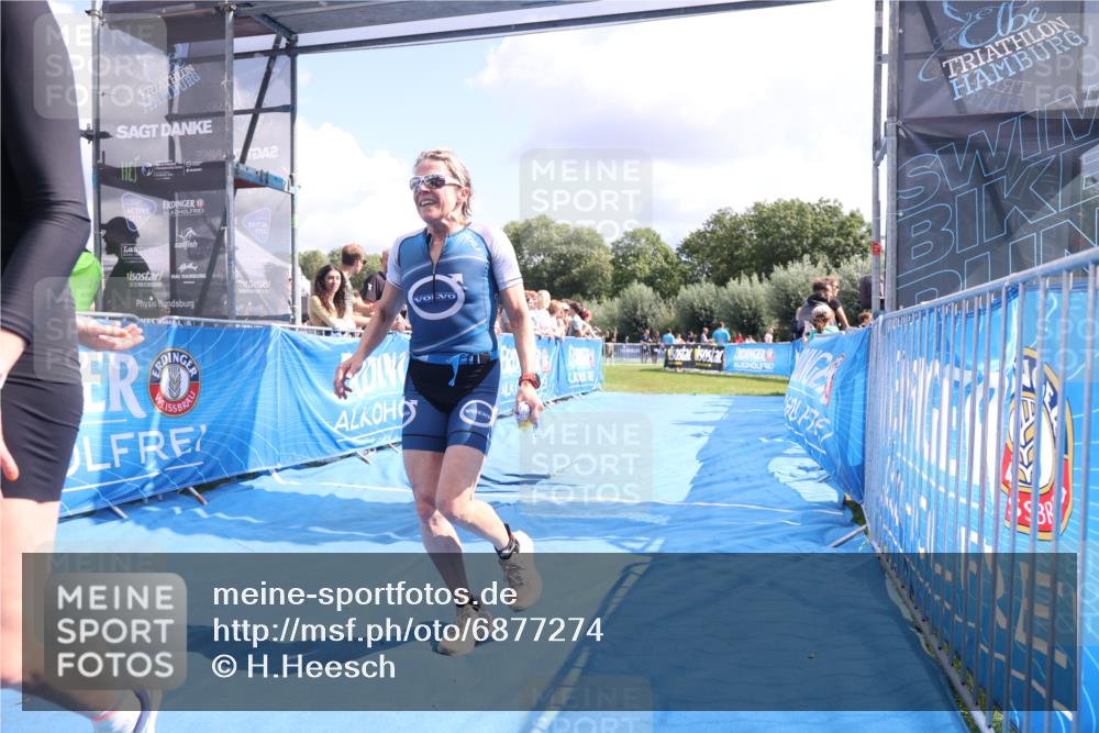 25.08.2024 - Elbe Triathlon Hamburg H.Heesch http://msf.ph/oto/6877274 25.08.2024 12:08:23 Ziel 552, 1524, 1652 meine-sportfotos.de