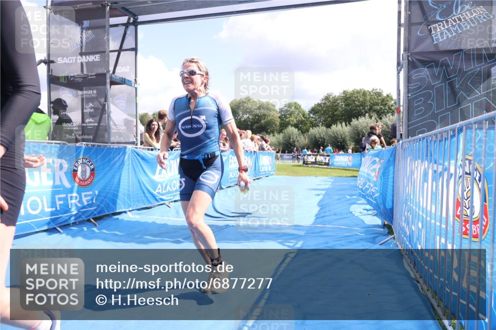 25.08.2024 - Elbe Triathlon Hamburg H.Heesch http://msf.ph/oto/6877277 25.08.2024 12:08:23 Ziel 552, 1524, 1652 meine-sportfotos.de