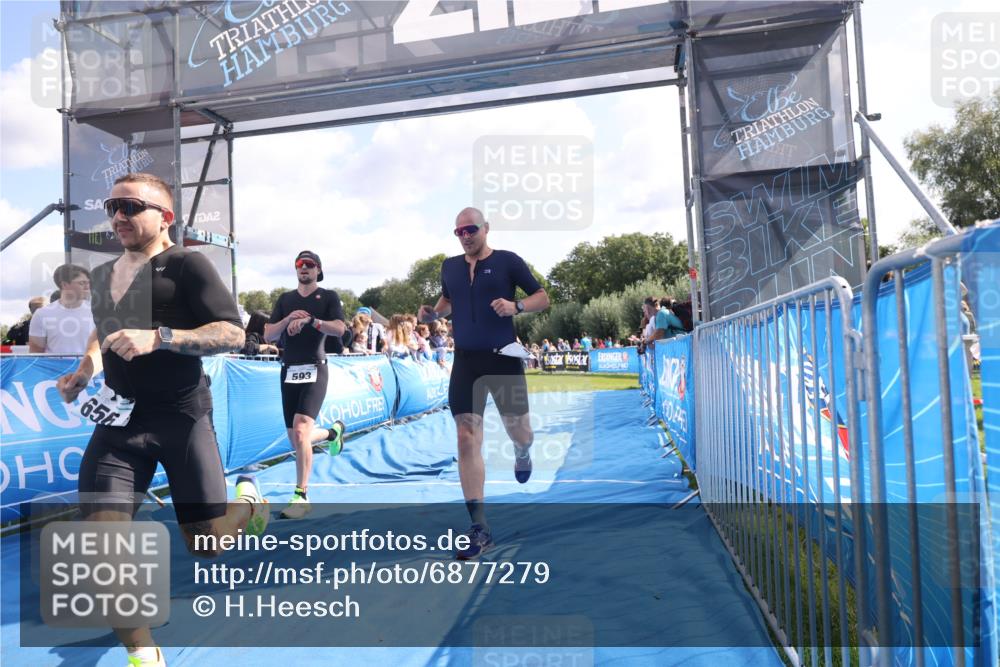 25.08.2024 - Elbe Triathlon Hamburg H.Heesch http://msf.ph/oto/6877279 25.08.2024 11:19:30 Ziel 435, 569, 593, 639, 656 meine-sportfotos.de