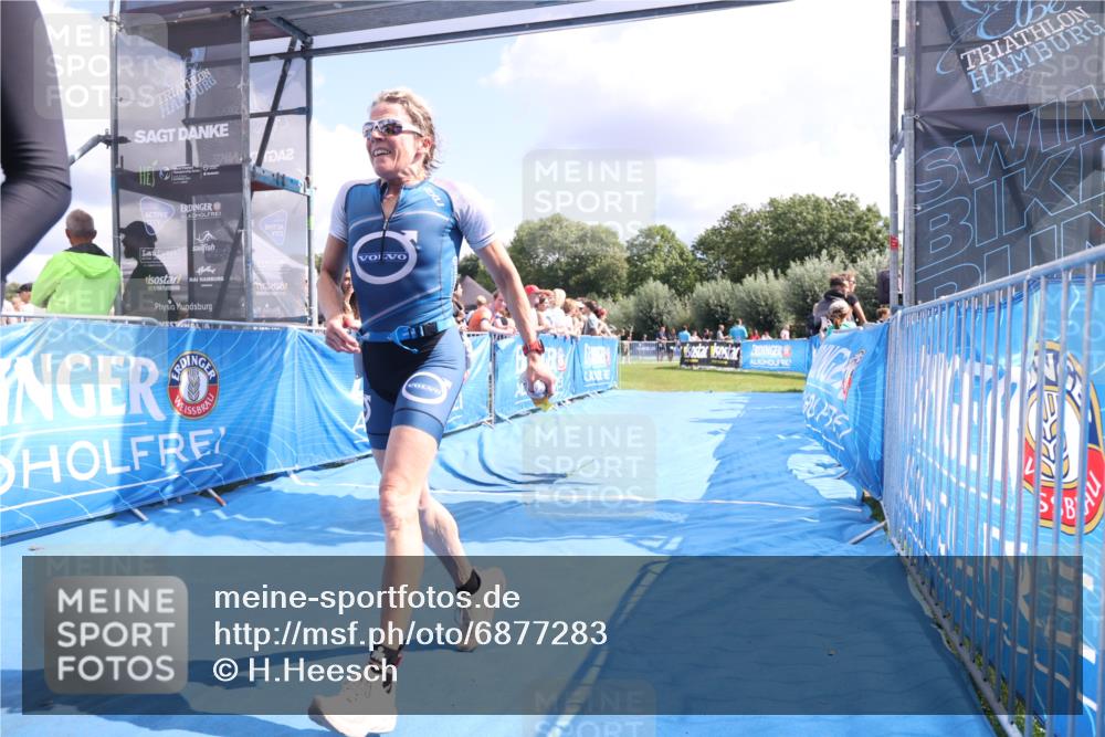 25.08.2024 - Elbe Triathlon Hamburg H.Heesch http://msf.ph/oto/6877283 25.08.2024 12:08:23 Ziel 552, 1524, 1652 meine-sportfotos.de