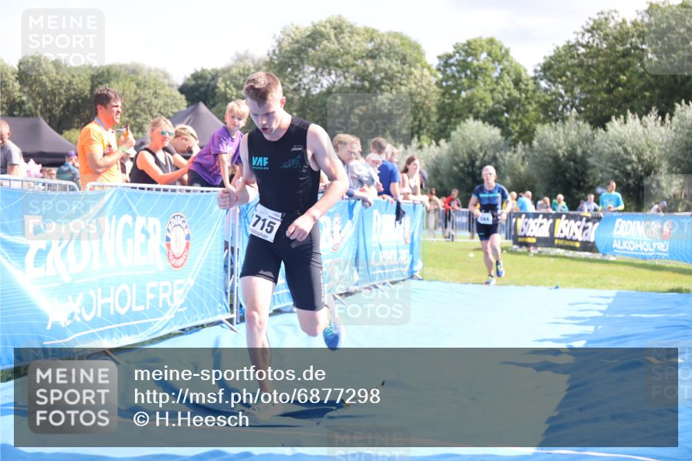 25.08.2024 - Elbe Triathlon Hamburg H.Heesch http://msf.ph/oto/6877298 25.08.2024 11:45:47 Ziel 544, 547, 1715 meine-sportfotos.de