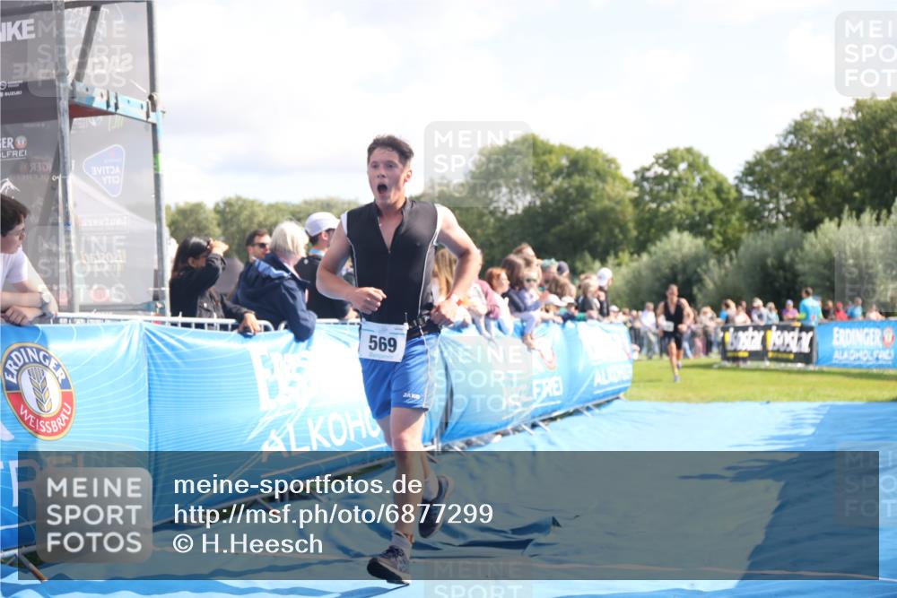 25.08.2024 - Elbe Triathlon Hamburg H.Heesch http://msf.ph/oto/6877299 25.08.2024 11:19:31 Ziel 435, 569, 593, 639, 656 meine-sportfotos.de