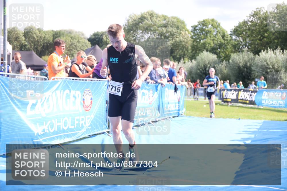 25.08.2024 - Elbe Triathlon Hamburg H.Heesch http://msf.ph/oto/6877304 25.08.2024 11:45:47 Ziel 544, 547, 1715 meine-sportfotos.de
