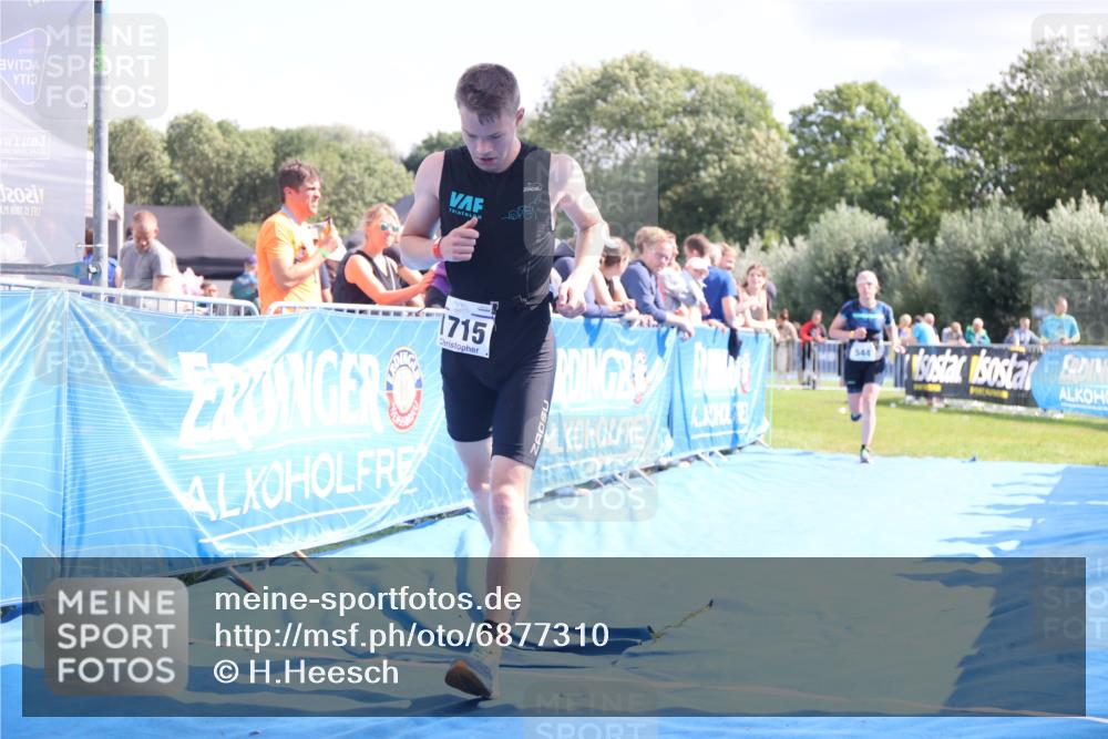 25.08.2024 - Elbe Triathlon Hamburg H.Heesch http://msf.ph/oto/6877310 25.08.2024 11:45:47 Ziel 544, 547, 1715 meine-sportfotos.de