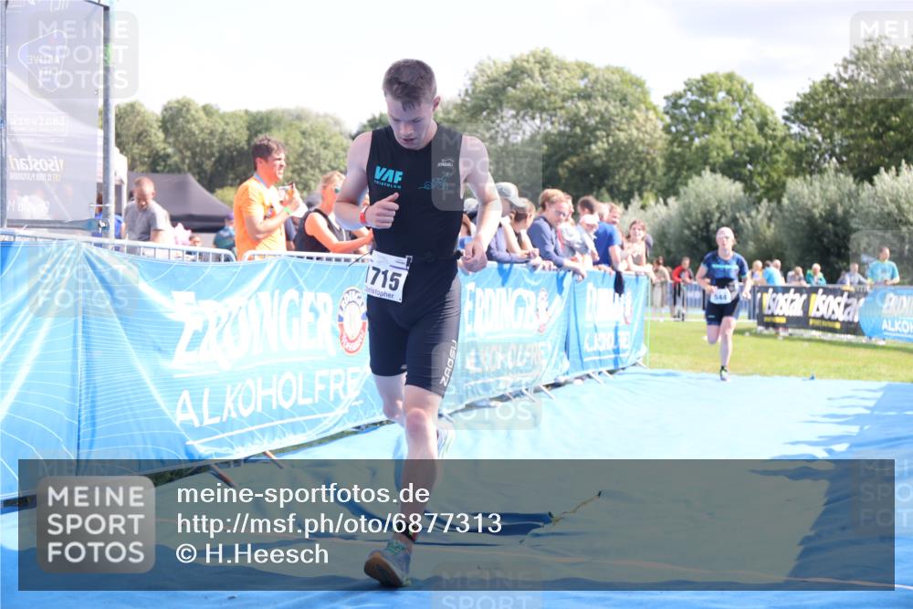 25.08.2024 - Elbe Triathlon Hamburg H.Heesch http://msf.ph/oto/6877313 25.08.2024 11:45:47 Ziel 544, 547, 1715 meine-sportfotos.de