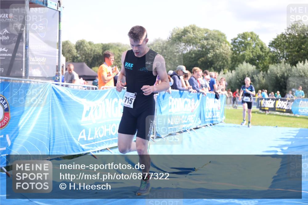 25.08.2024 - Elbe Triathlon Hamburg H.Heesch http://msf.ph/oto/6877322 25.08.2024 11:45:47 Ziel 544, 547, 1715 meine-sportfotos.de