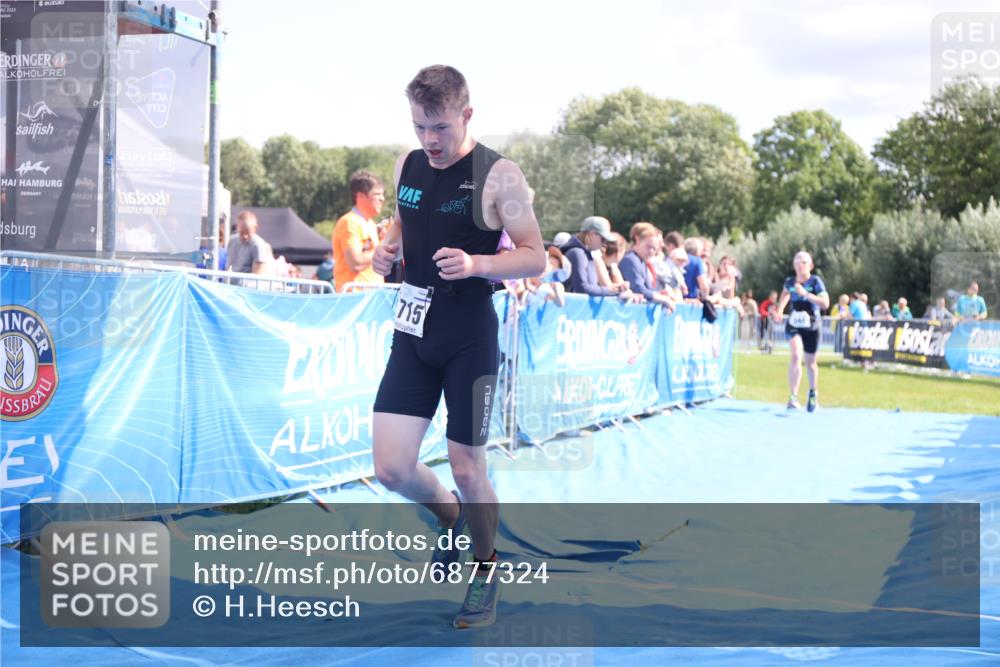 25.08.2024 - Elbe Triathlon Hamburg H.Heesch http://msf.ph/oto/6877324 25.08.2024 11:45:47 Ziel 544, 547, 1715 meine-sportfotos.de