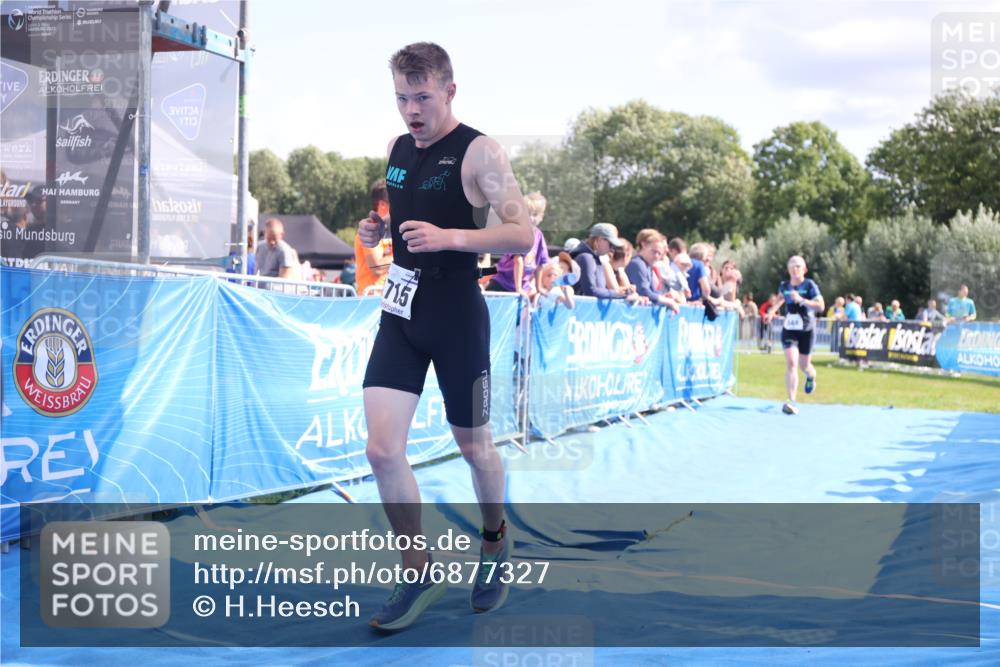 25.08.2024 - Elbe Triathlon Hamburg H.Heesch http://msf.ph/oto/6877327 25.08.2024 11:45:47 Ziel 544, 547, 1715 meine-sportfotos.de