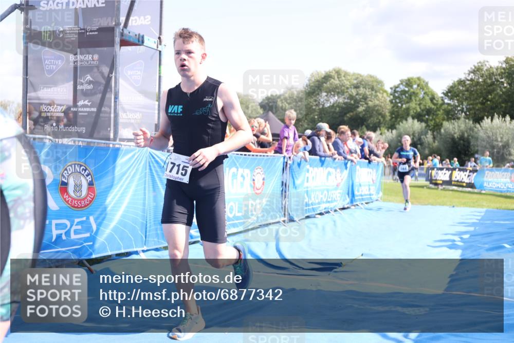 25.08.2024 - Elbe Triathlon Hamburg H.Heesch http://msf.ph/oto/6877342 25.08.2024 11:45:47 Ziel 544, 547, 1715 meine-sportfotos.de