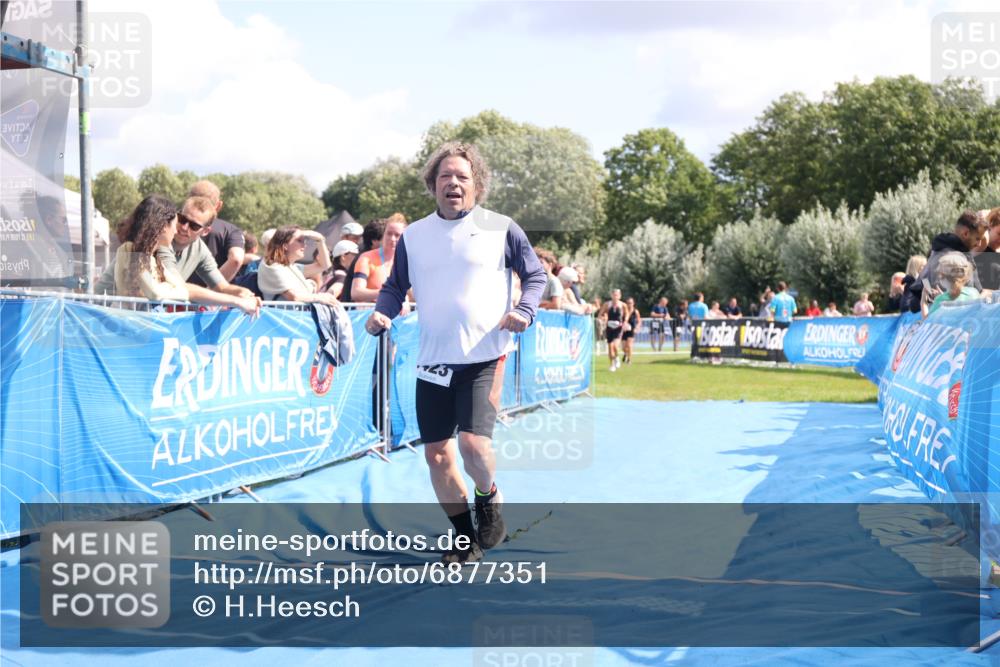 25.08.2024 - Elbe Triathlon Hamburg H.Heesch http://msf.ph/oto/6877351 25.08.2024 12:08:44 Ziel 704, 1423, 1580 meine-sportfotos.de