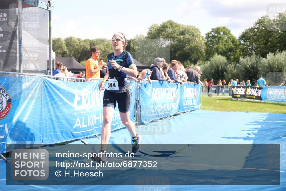 25.08.2024 - Elbe Triathlon Hamburg H.Heesch http://msf.ph/oto/6877352 25.08.2024 11:45:50 Ziel 544, 1715 meine-sportfotos.de