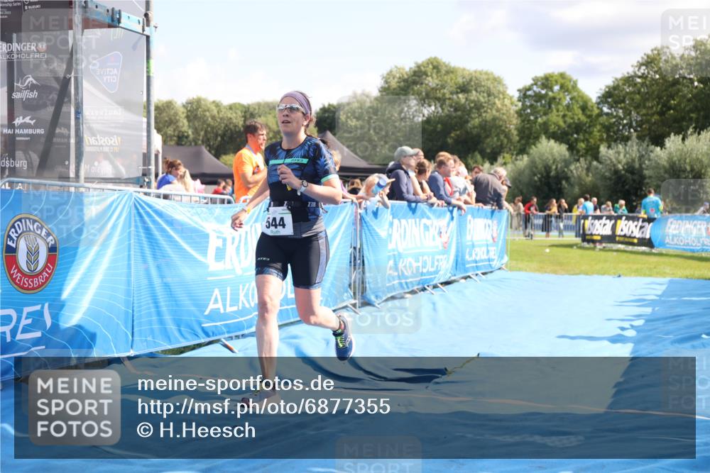 25.08.2024 - Elbe Triathlon Hamburg H.Heesch http://msf.ph/oto/6877355 25.08.2024 11:45:50 Ziel 544, 1715 meine-sportfotos.de