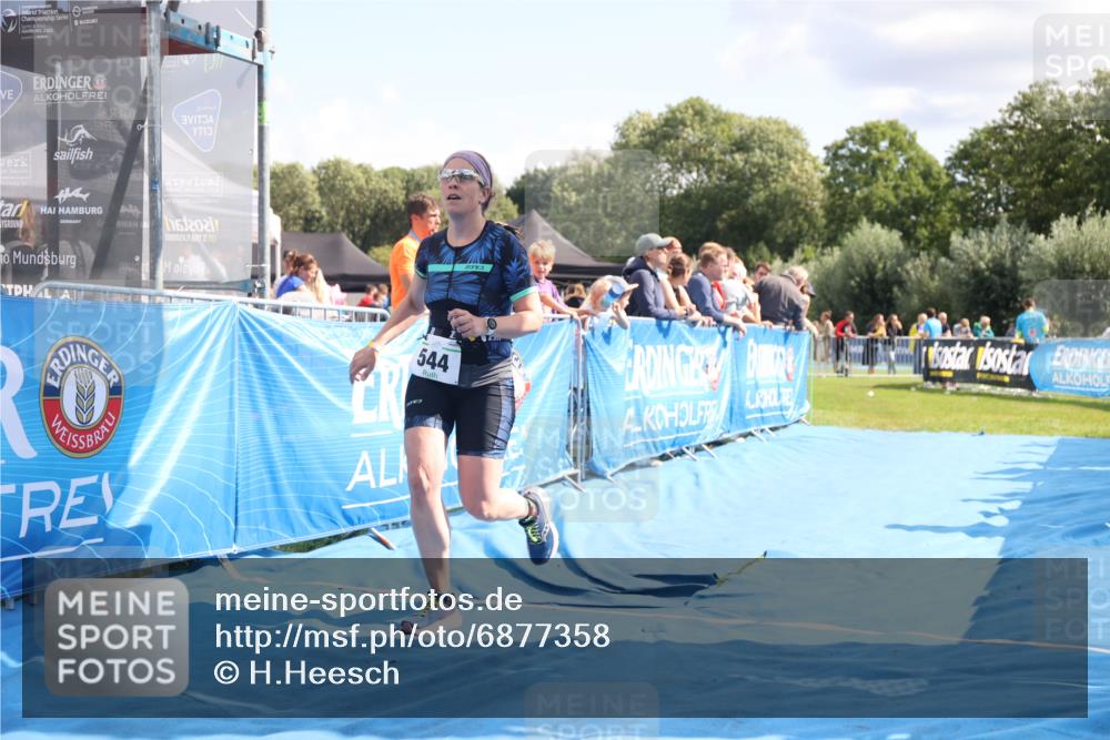25.08.2024 - Elbe Triathlon Hamburg H.Heesch http://msf.ph/oto/6877358 25.08.2024 11:45:50 Ziel 544, 1715 meine-sportfotos.de