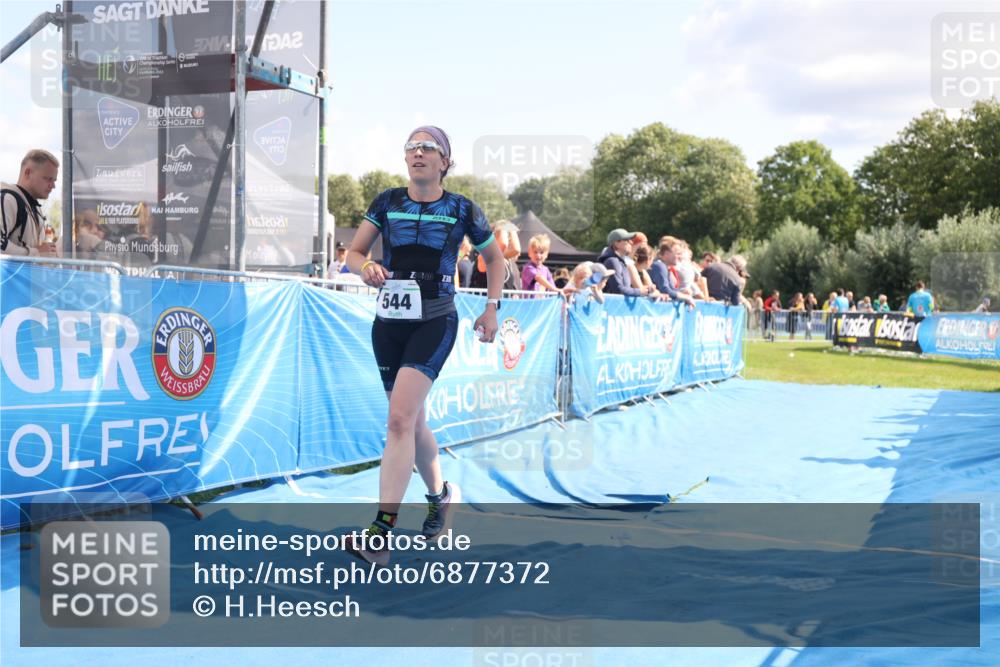 25.08.2024 - Elbe Triathlon Hamburg H.Heesch http://msf.ph/oto/6877372 25.08.2024 11:45:50 Ziel 544, 1715 meine-sportfotos.de