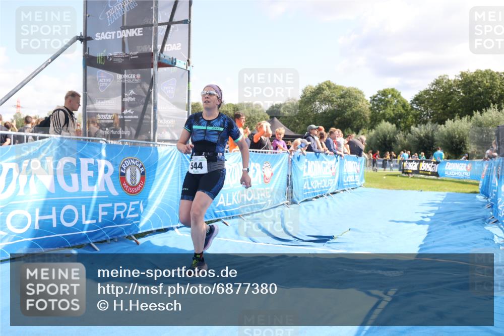 25.08.2024 - Elbe Triathlon Hamburg H.Heesch http://msf.ph/oto/6877380 25.08.2024 11:45:51 Ziel 544, 1715 meine-sportfotos.de