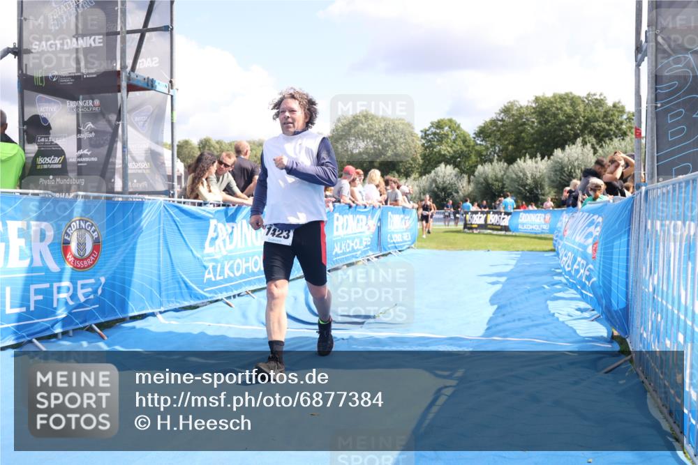 25.08.2024 - Elbe Triathlon Hamburg H.Heesch http://msf.ph/oto/6877384 25.08.2024 12:08:45 Ziel 704, 1423, 1580 meine-sportfotos.de