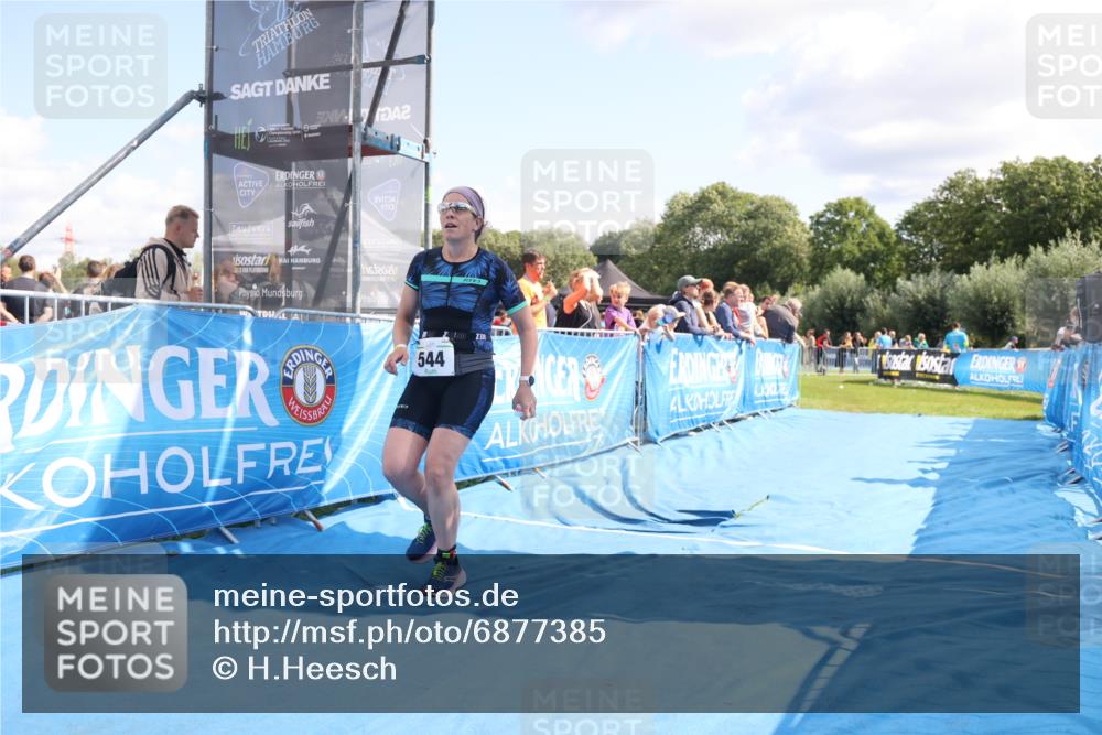 25.08.2024 - Elbe Triathlon Hamburg H.Heesch http://msf.ph/oto/6877385 25.08.2024 11:45:51 Ziel 544, 1715 meine-sportfotos.de