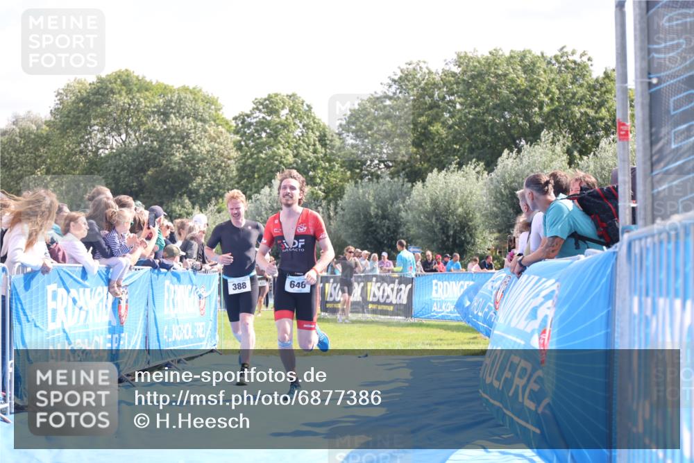 25.08.2024 - Elbe Triathlon Hamburg H.Heesch http://msf.ph/oto/6877386 25.08.2024 11:19:54 Ziel 388, 570, 646 meine-sportfotos.de