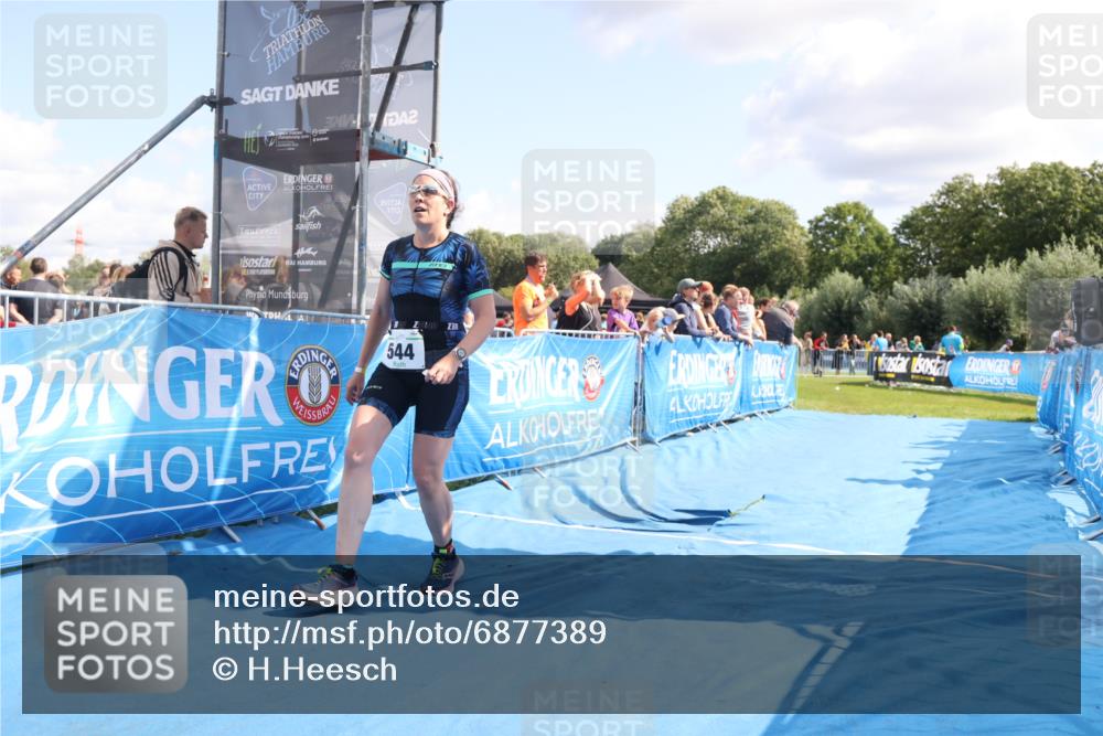 25.08.2024 - Elbe Triathlon Hamburg H.Heesch http://msf.ph/oto/6877389 25.08.2024 11:45:51 Ziel 544, 1715 meine-sportfotos.de