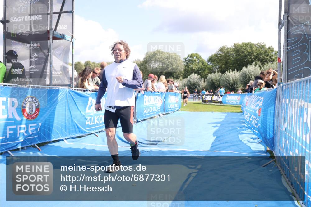 25.08.2024 - Elbe Triathlon Hamburg H.Heesch http://msf.ph/oto/6877391 25.08.2024 12:08:45 Ziel 704, 1423, 1580 meine-sportfotos.de