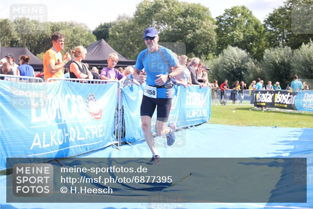 25.08.2024 - Elbe Triathlon Hamburg H.Heesch http://msf.ph/oto/6877395 25.08.2024 11:46:05 Ziel 1458 meine-sportfotos.de