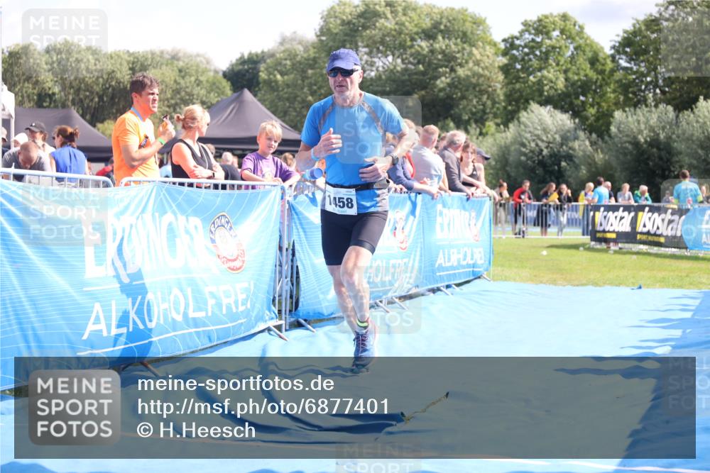 25.08.2024 - Elbe Triathlon Hamburg H.Heesch http://msf.ph/oto/6877401 25.08.2024 11:46:05 Ziel 1458 meine-sportfotos.de
