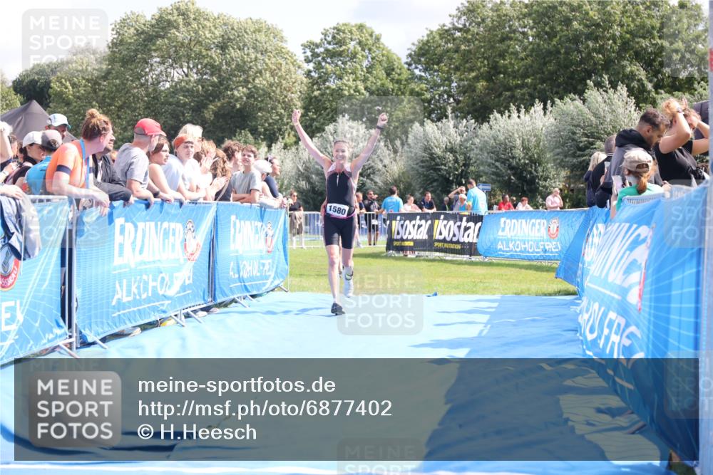 25.08.2024 - Elbe Triathlon Hamburg H.Heesch http://msf.ph/oto/6877402 25.08.2024 12:08:48 Ziel 551, 1423, 1580 meine-sportfotos.de