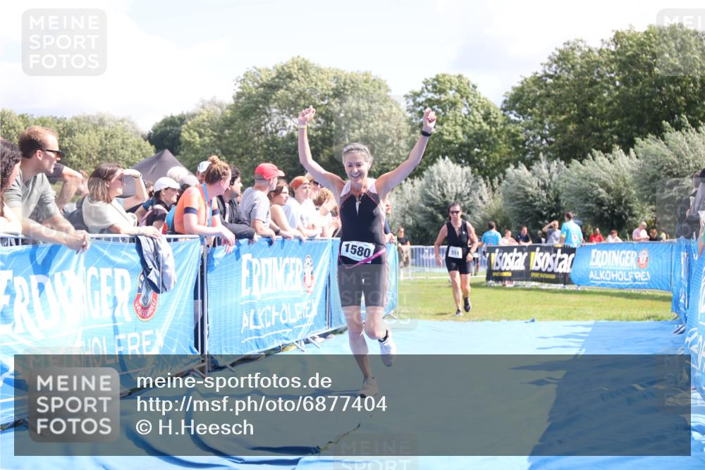 25.08.2024 - Elbe Triathlon Hamburg H.Heesch http://msf.ph/oto/6877404 25.08.2024 12:08:50 Ziel 551, 1423, 1580 meine-sportfotos.de