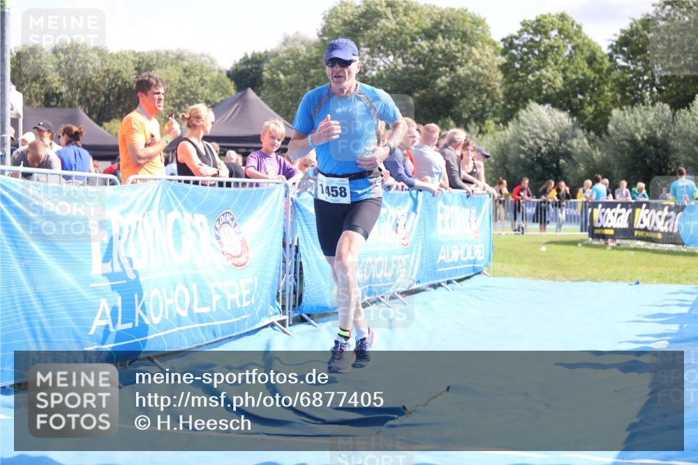 25.08.2024 - Elbe Triathlon Hamburg H.Heesch http://msf.ph/oto/6877405 25.08.2024 11:46:05 Ziel 1458 meine-sportfotos.de