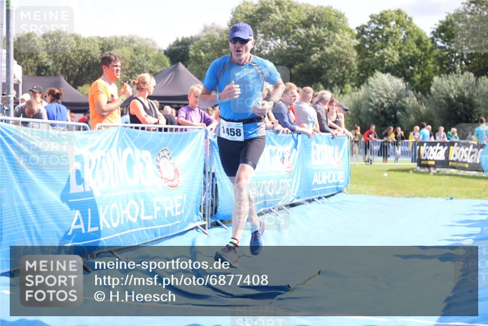 25.08.2024 - Elbe Triathlon Hamburg H.Heesch http://msf.ph/oto/6877408 25.08.2024 11:46:05 Ziel 1458 meine-sportfotos.de
