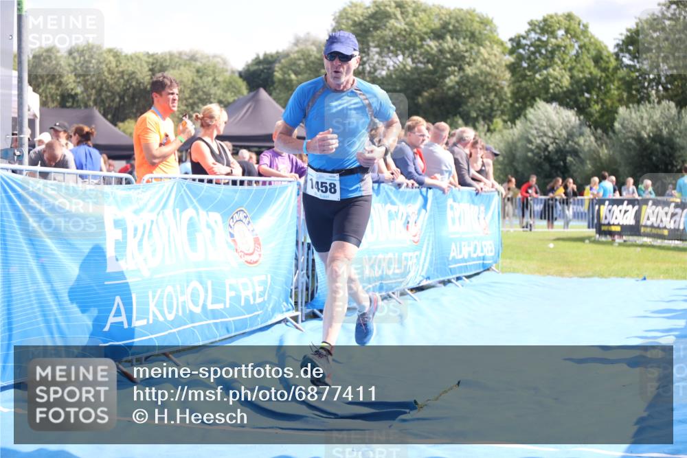 25.08.2024 - Elbe Triathlon Hamburg H.Heesch http://msf.ph/oto/6877411 25.08.2024 11:46:05 Ziel 1458 meine-sportfotos.de