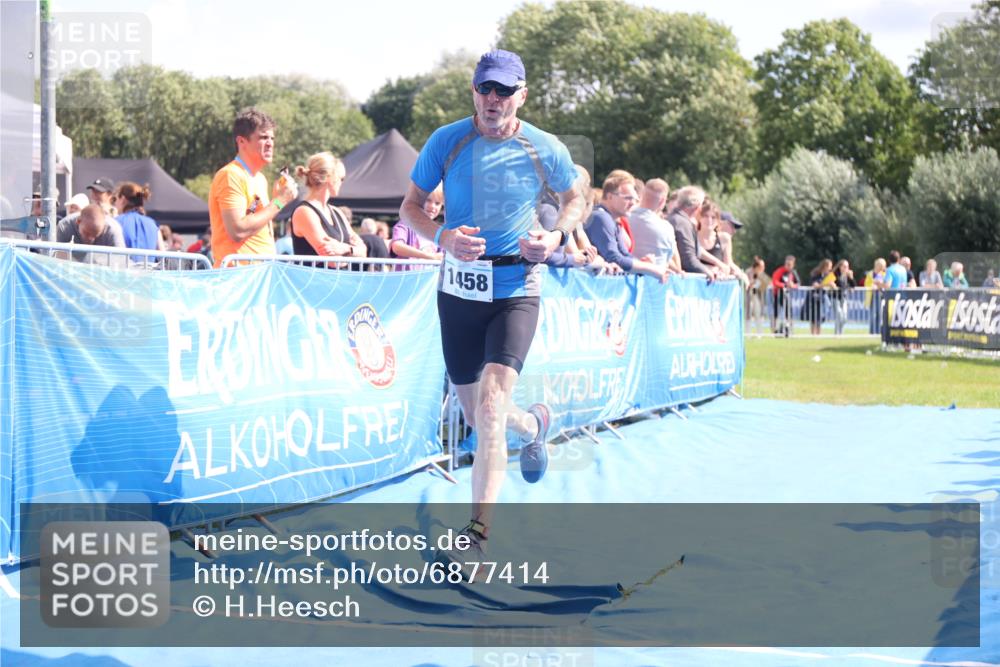 25.08.2024 - Elbe Triathlon Hamburg H.Heesch http://msf.ph/oto/6877414 25.08.2024 11:46:05 Ziel 1458 meine-sportfotos.de