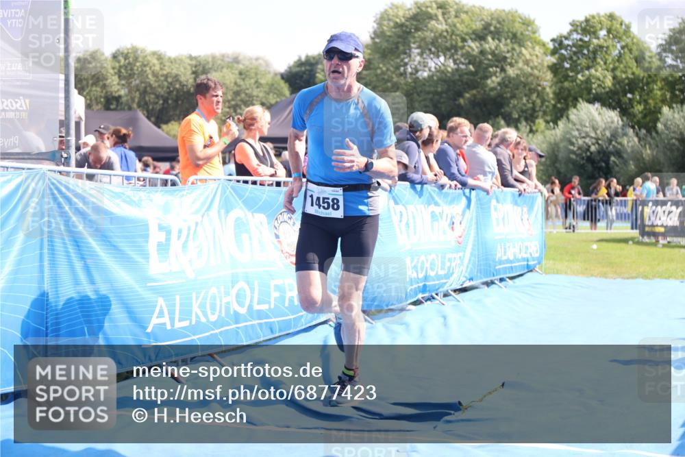 25.08.2024 - Elbe Triathlon Hamburg H.Heesch http://msf.ph/oto/6877423 25.08.2024 11:46:05 Ziel 1458 meine-sportfotos.de